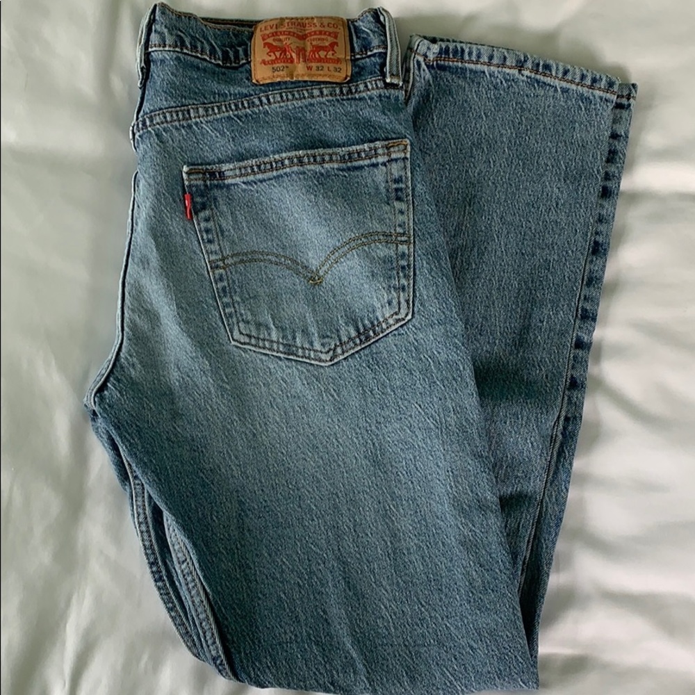 PERFECT LEVIS